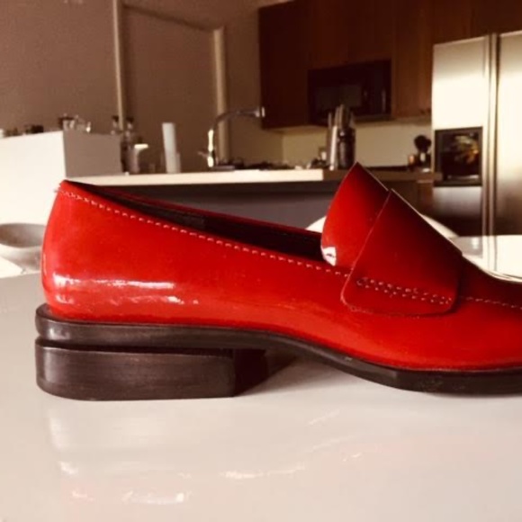 NEW Enzo Angiolini Red Patent Loafers - Picture 4 of 16